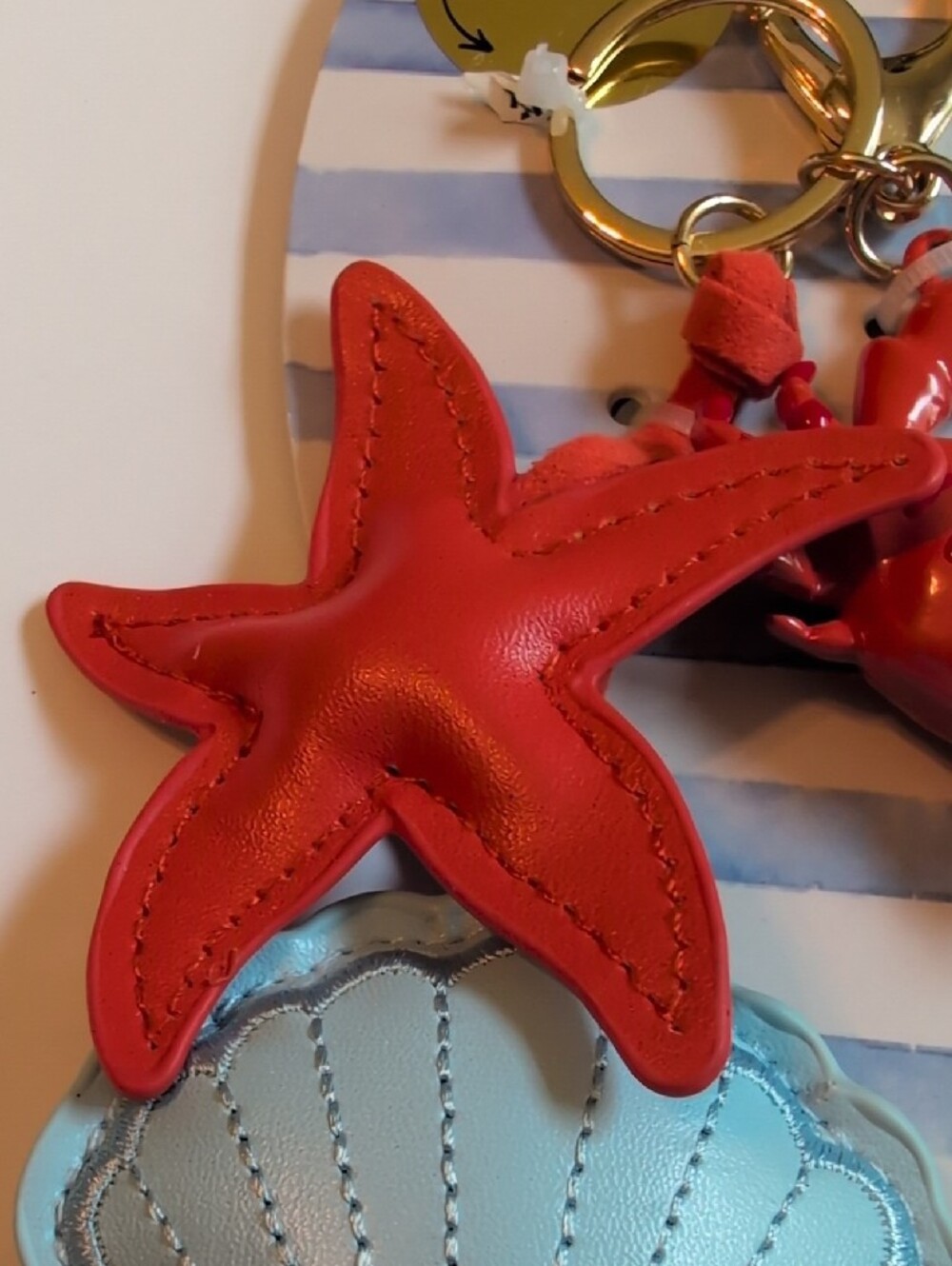 piper·k Sea Life Bag Charm Keychain - Red & Light Blue - Picture 4 of 6